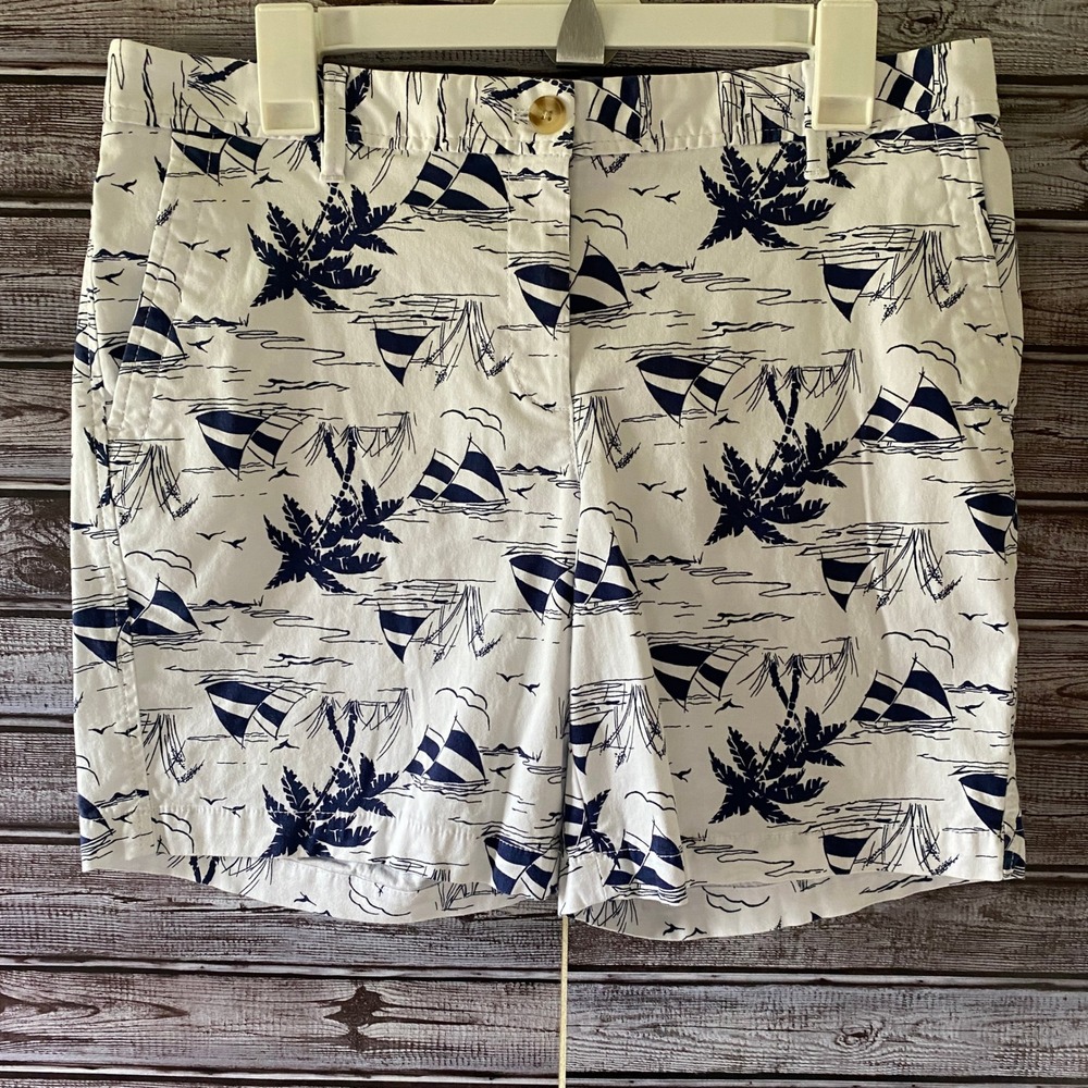 Talbots Women's Relaxed Chino Shorts 7"‎ Size 8 White Blue Sailboat Pockets